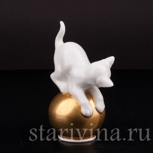 Фигурка из фарфора Котёнок на золотом шаре, миниатюра, Rosenthal, Германия, 1955 г.