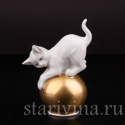 Фигурка из фарфора Котёнок на золотом шаре, миниатюра, Rosenthal, Германия, 1955 г.