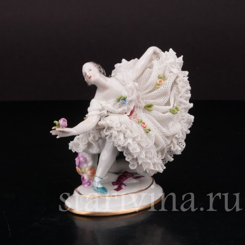 Фигурка из фарфора Балерина с цветком, кружевная миниатюра, Volkstedt, Германия, нач. 20 в.
