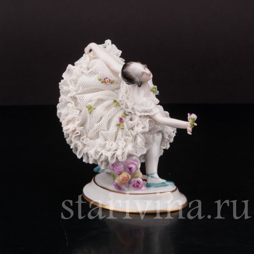 Фигурка из фарфора Балерина с цветком, кружевная миниатюра, Volkstedt, Германия, нач. 20 в.