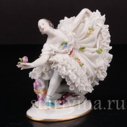 Фигурка из фарфора Балерина с цветком, кружевная миниатюра, Volkstedt, Германия, нач. 20 в.