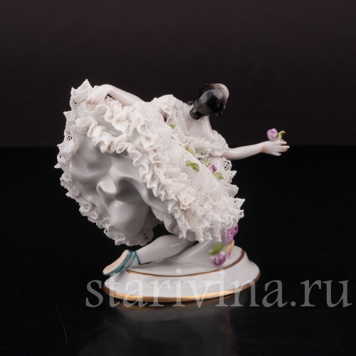 Фигурка из фарфора Балерина с цветком, кружевная миниатюра, Volkstedt, Германия, нач. 20 в.
