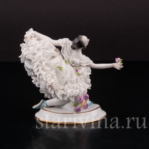 Фигурка из фарфора Балерина с цветком, кружевная миниатюра, Volkstedt, Германия, нач. 20 в.