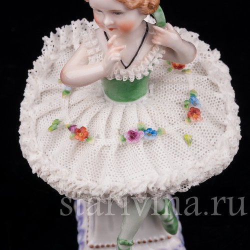 Фигурка девочки из фарфора Маленькая балерина, кружевная, E. A. Muller, Германия, 1890-1927 гг.