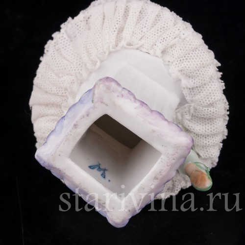 Фигурка девочки из фарфора Маленькая балерина, кружевная, E. A. Muller, Германия, 1890-1927 гг.
