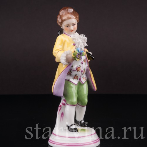 Фигурка из фарфора Кавлер с букетом, кружевная миниатюра, Muller & Co, Германия, перв. пол. 20 в.