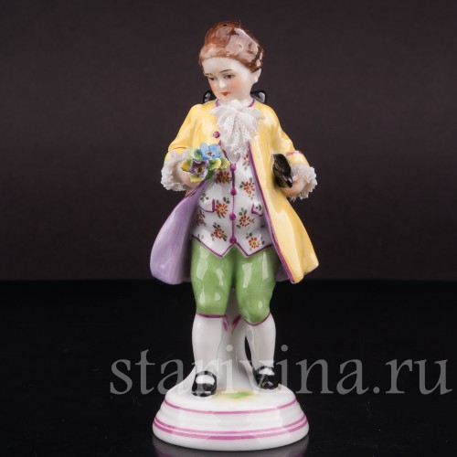 Фигурка из фарфора Кавлер с букетом, кружевная миниатюра, Muller & Co, Германия, перв. пол. 20 в.