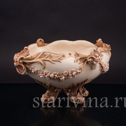 Фарфоровая Ваза с головами баранов и цветочными гирляндами, Royal Worcester, Великобритания, 1889 г.
