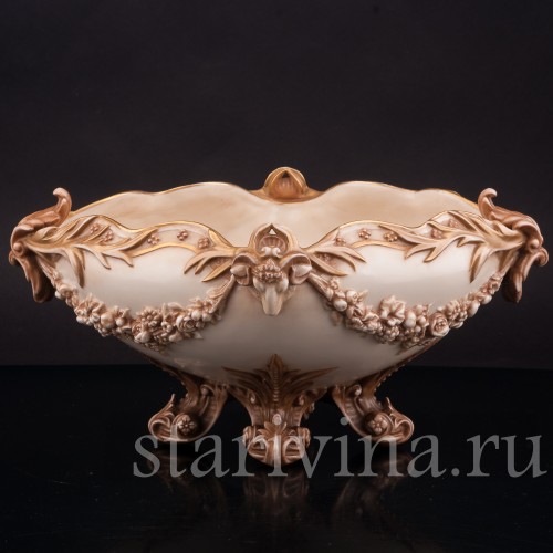 Фарфоровая Ваза с головами баранов и цветочными гирляндами, Royal Worcester, Великобритания, 1889 г.