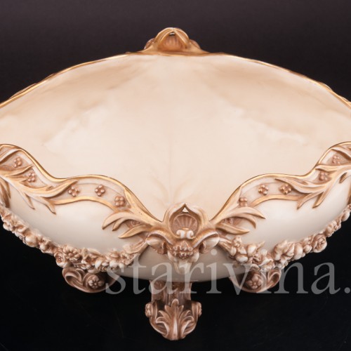 Фарфоровая Ваза с головами баранов и цветочными гирляндами, Royal Worcester, Великобритания, 1889 г.