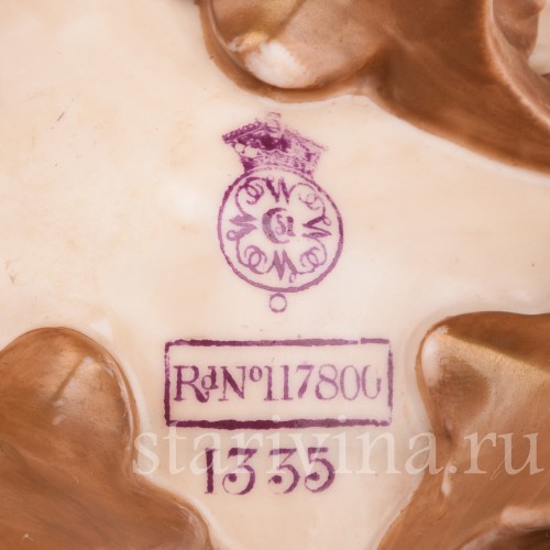 Фарфоровая Ваза с головами баранов и цветочными гирляндами, Royal Worcester, Великобритания, 1889 г.