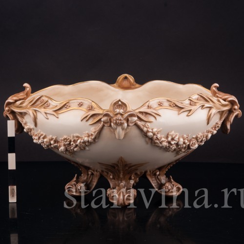 Фарфоровая Ваза с головами баранов и цветочными гирляндами, Royal Worcester, Великобритания, 1889 г.