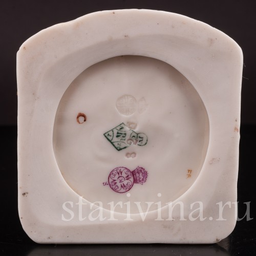 Фарфоровая статуэтка Мальчик в шляпе с корзиной, Royal Worcester, Великобритания, 1881 г.