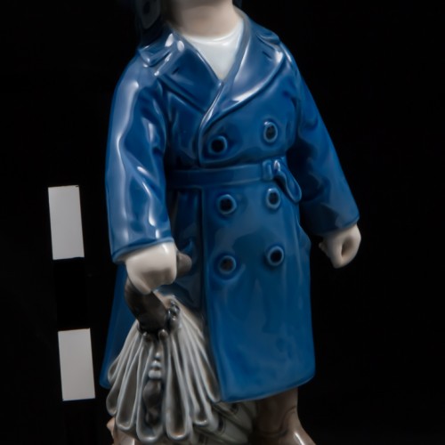 Мальчик с зонтиком, Royal Copenhagen, Дания