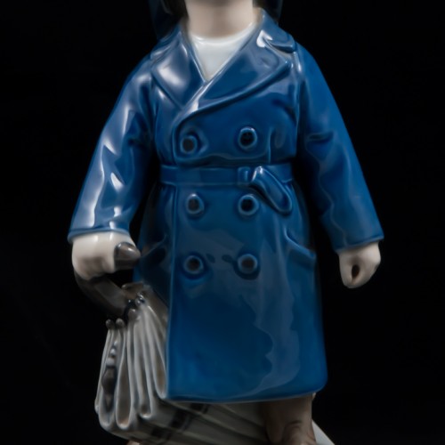 Мальчик с зонтиком, Royal Copenhagen, Дания