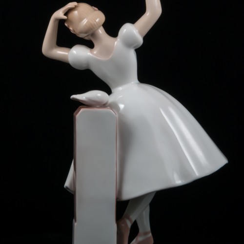 Балерина с голубем, Bing & Grondahl, Дания, до 1948 г