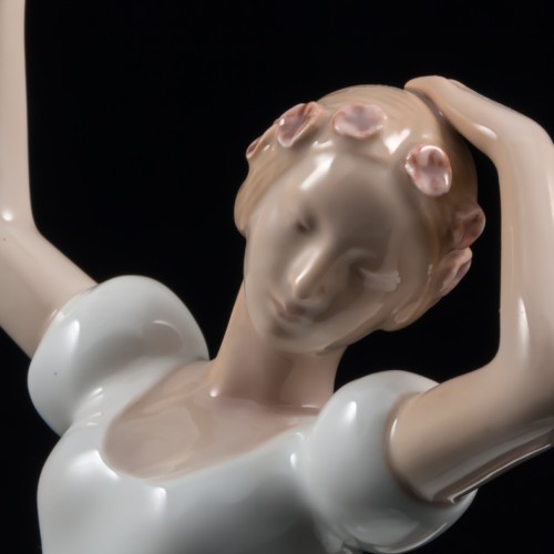 Балерина с голубем, Bing & Grondahl, Дания, до 1948 г