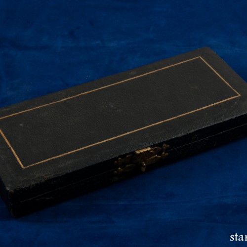 Набор из двух ножей для масла в кофре, Англия, 1900-10 гг