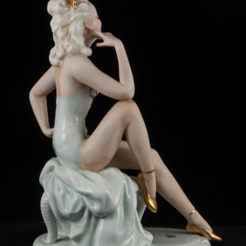 Дама в купальнике на стуле, Unterweissbach, Германия, 1958-76 гг