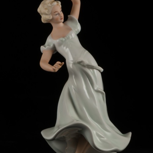 Танцующая девушка в длинном платье, Schaubach Kunst, Германия, 1953-62 гг