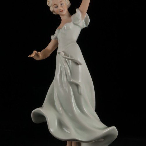 Танцующая девушка в длинном платье, Schaubach Kunst, Германия, 1953-62 гг