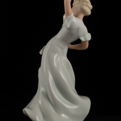 Танцующая девушка в длинном платье, Schaubach Kunst, Германия, 1953-62 гг