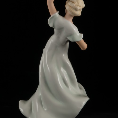 Танцующая девушка в длинном платье, Schaubach Kunst, Германия, 1953-62 гг