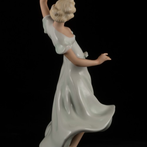 Танцующая девушка в длинном платье, Schaubach Kunst, Германия, 1953-62 гг