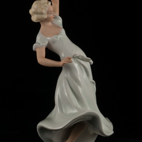 Танцующая девушка в длинном платье, Schaubach Kunst, Германия, 1953-62 гг