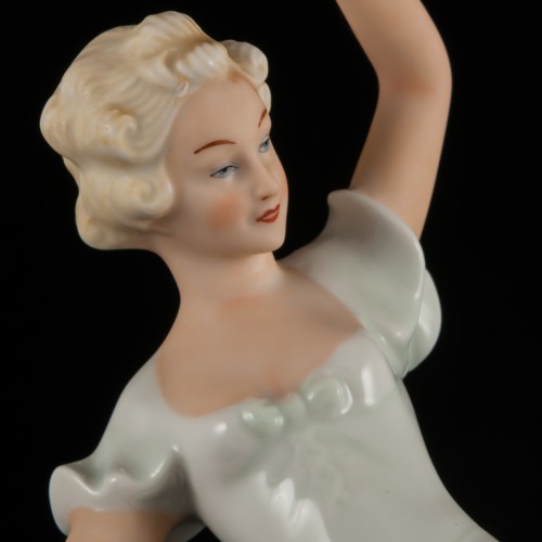 Танцующая девушка в длинном платье, Schaubach Kunst, Германия, 1953-62 гг