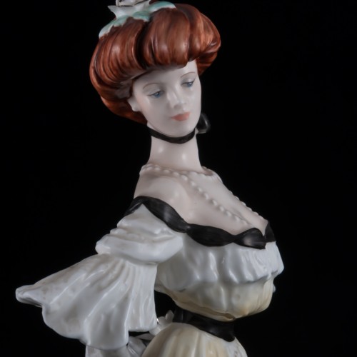 Александра на балу (Alexandra at the Ball), Coalport, Великобритания, 1987 г