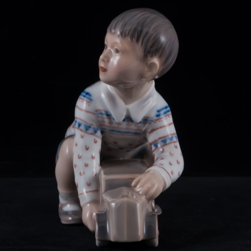 Мальчик с машинкой, Dahl Jensen, Дания