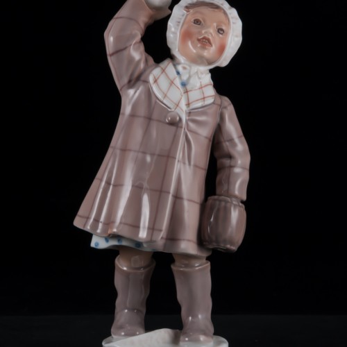 Девочка, играющая в снежки, Dahl Jensen, Дания