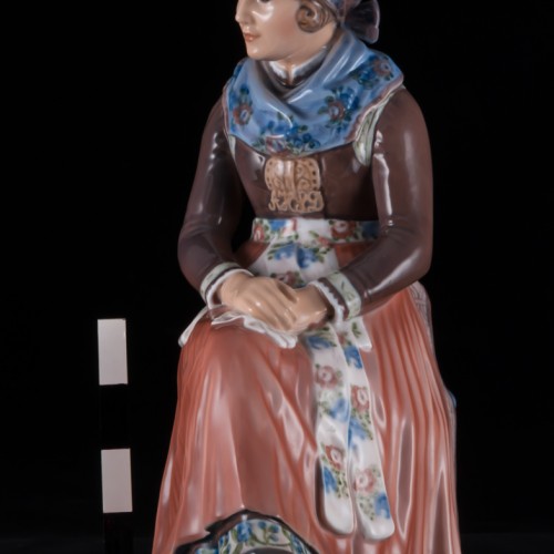 Женщина в национальном костюме, Dahl Jensen, Дания