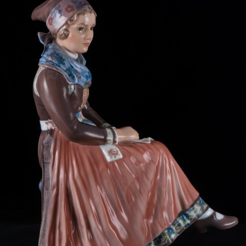 Женщина в национальном костюме, Dahl Jensen, Дания