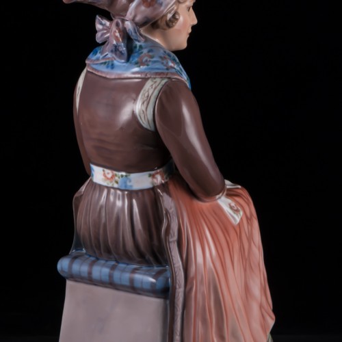 Женщина в национальном костюме, Dahl Jensen, Дания