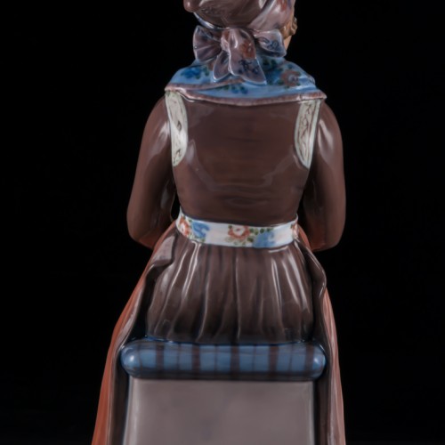 Женщина в национальном костюме, Dahl Jensen, Дания