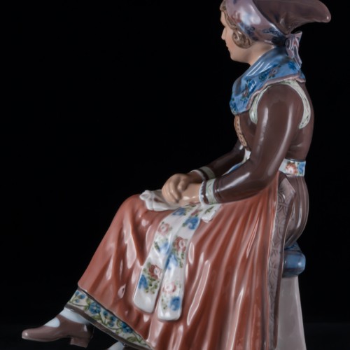 Женщина в национальном костюме, Dahl Jensen, Дания