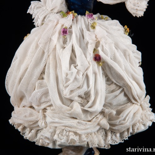 Дама с султаном из перьев, кружевная, Volkstedt, Германия, кон. 19 - нач. 20 вв