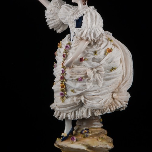 Дама с султаном из перьев, кружевная, Volkstedt, Германия, кон. 19 - нач. 20 вв