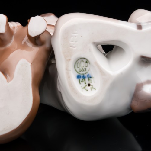 Мальчик, обнимающий таксу, Bing & Grondahl, Дания, 1970 гг