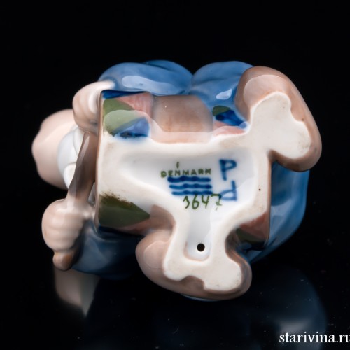 Малыш в синием костюме с барабаном, Royal Copenhagen, Дания, 1960 гг