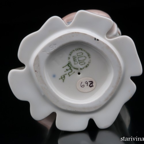 Девочка с куклой, Bing & Grondahl, Дания