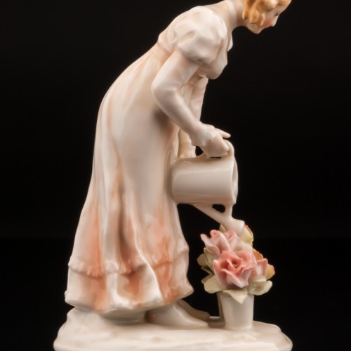 Девушка поливающая цветы, Karl Ens, Германия, 1920-30 гг