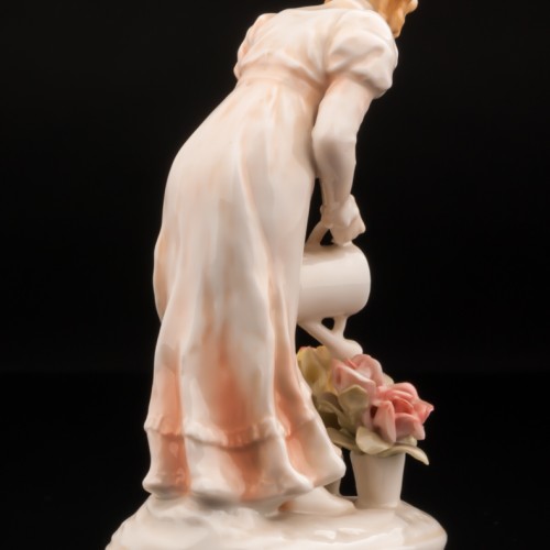 Девушка поливающая цветы, Karl Ens, Германия, 1920-30 гг