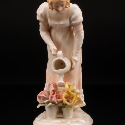 Девушка поливающая цветы, Karl Ens, Германия, 1920-30 гг