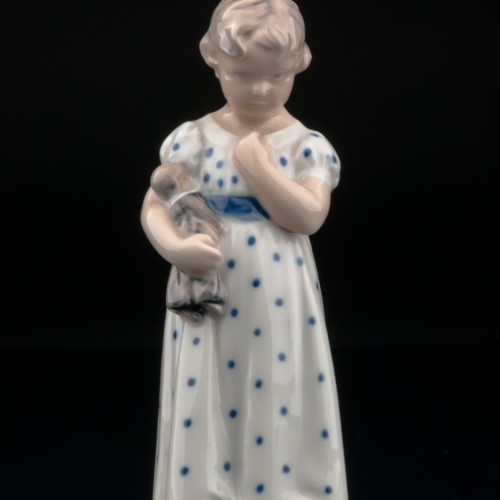 Девочка с куклой, Royal Copenhagen, Дания, 1969 г