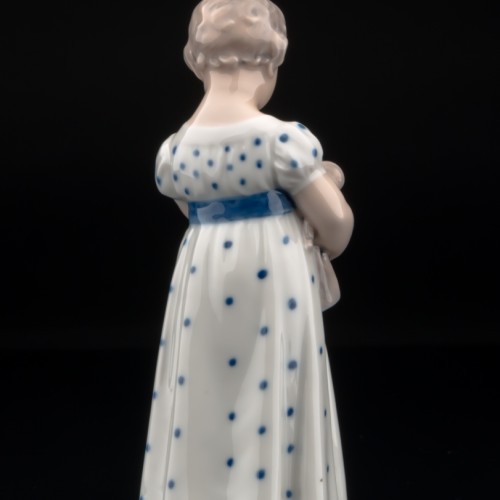 Девочка с куклой, Royal Copenhagen, Дания, 1969 г