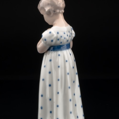 Девочка с куклой, Royal Copenhagen, Дания, 1969 г