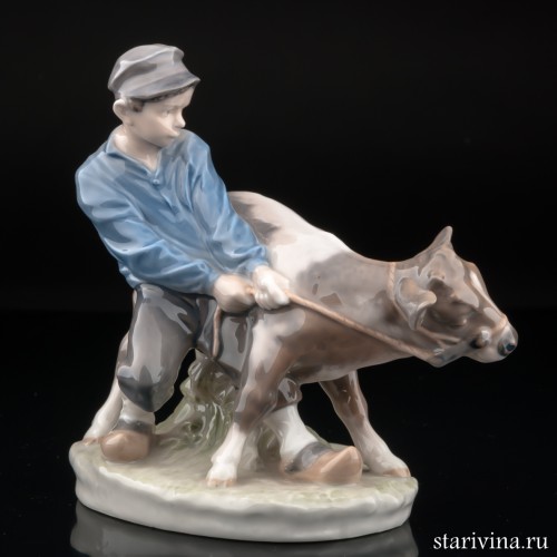 Мальчик с бычком, Royal Copenhagen, Дания, 1969-74 гг